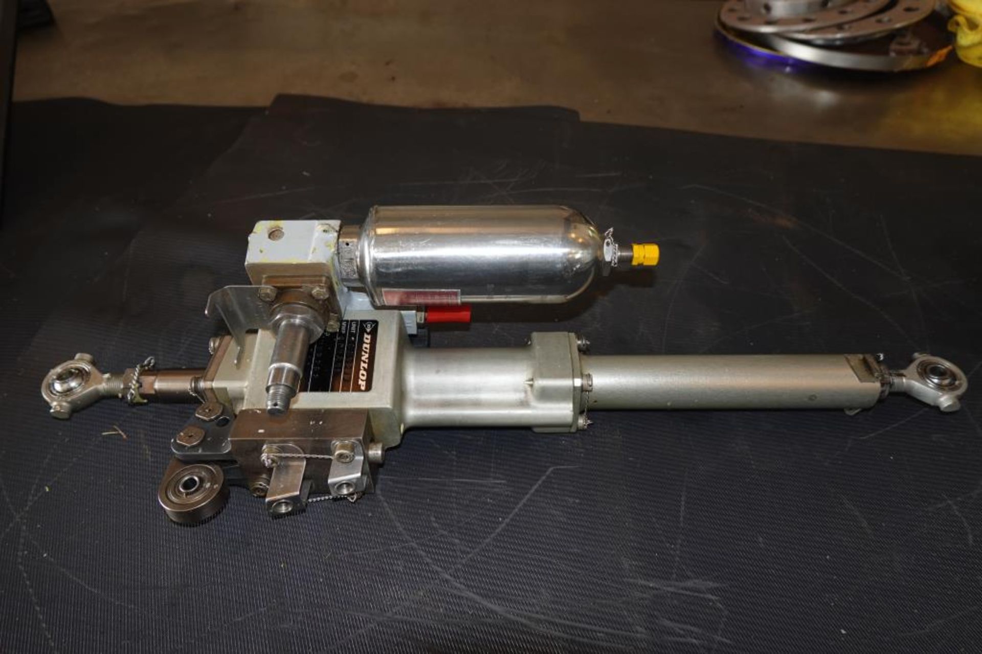 Dunlop Main Rotor Servo - Image 2 of 8