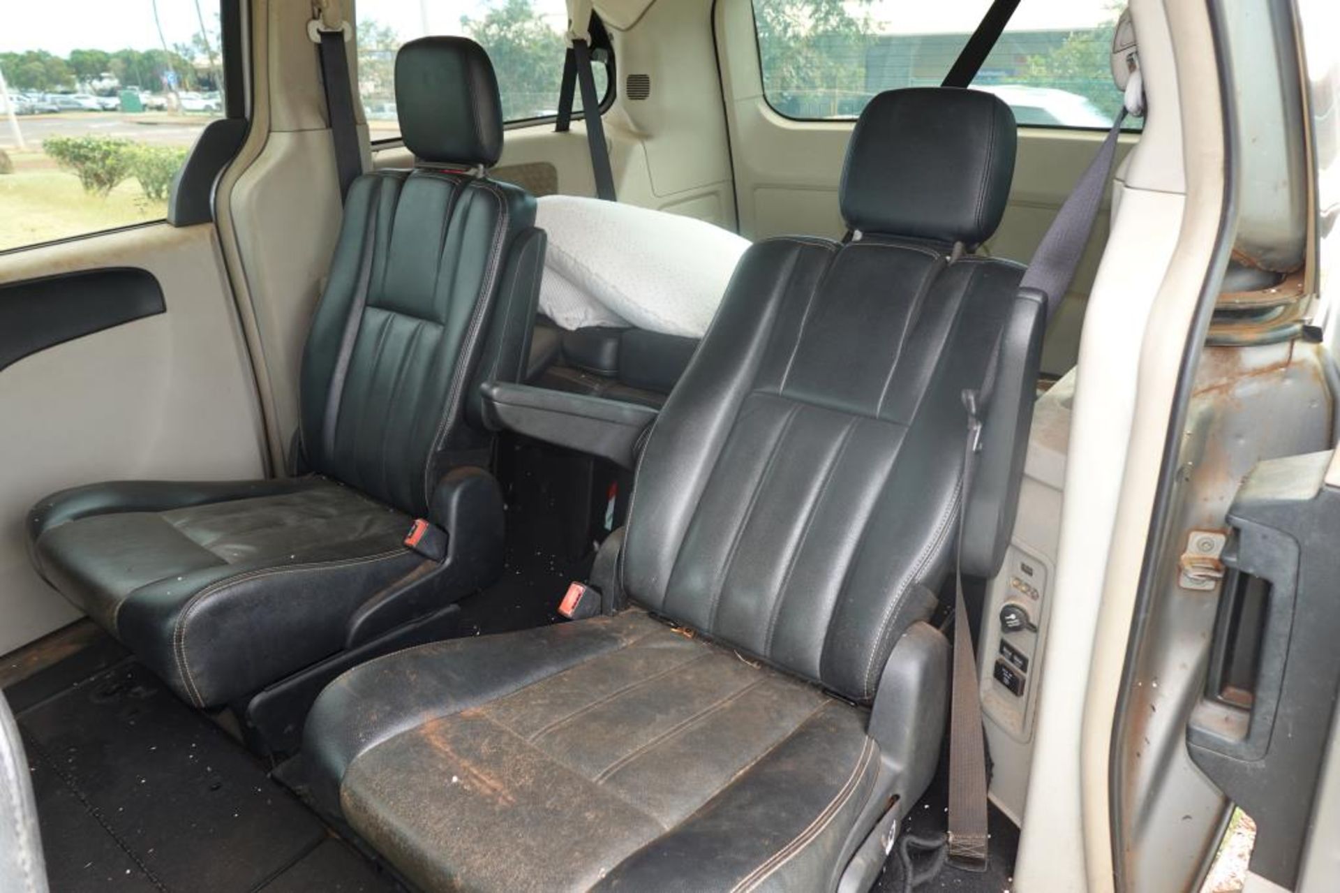 2013 Chrysler Passenger Van - Image 17 of 21