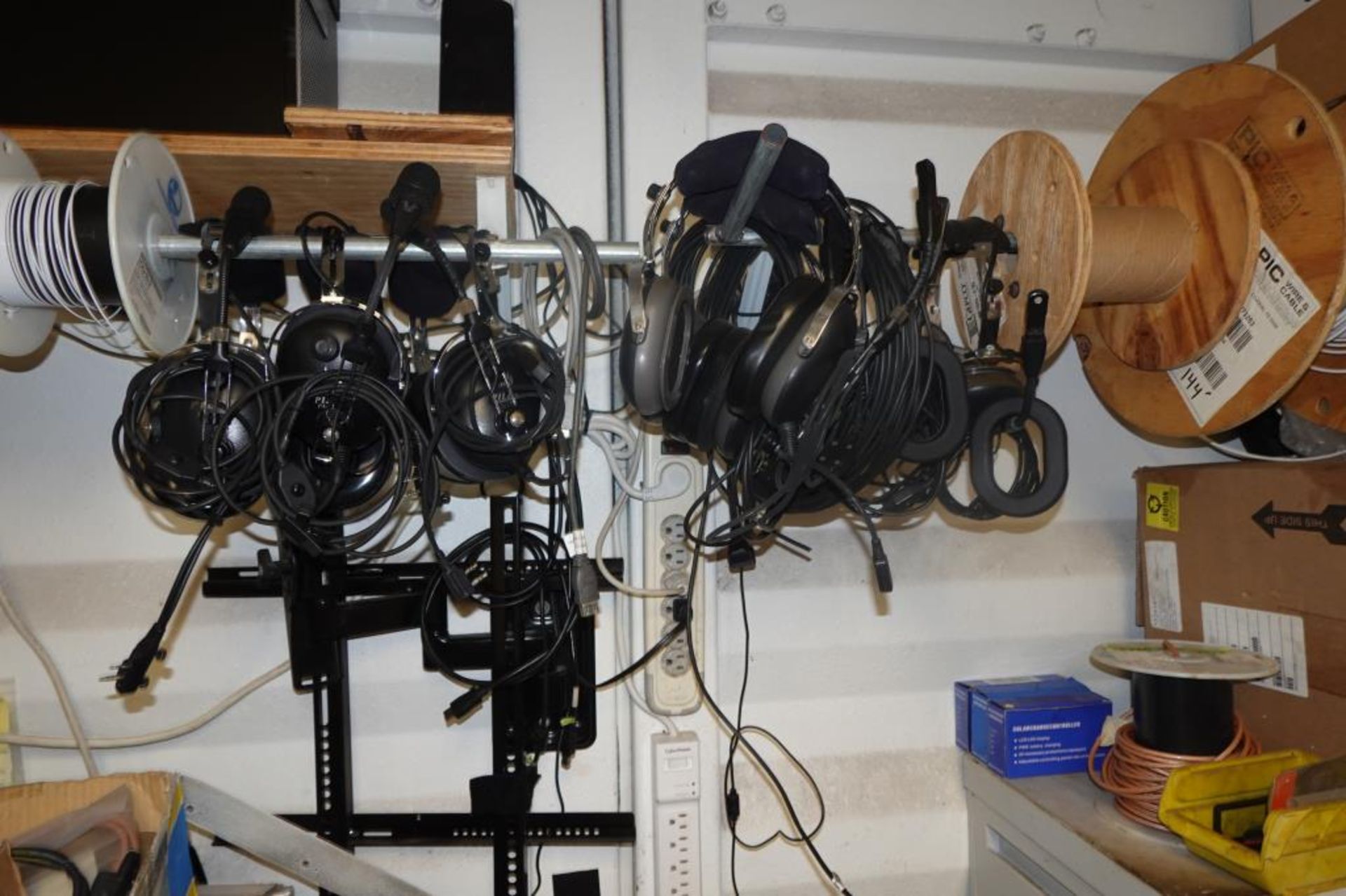 Assorted Aircraft Equipment - Image 12 of 23