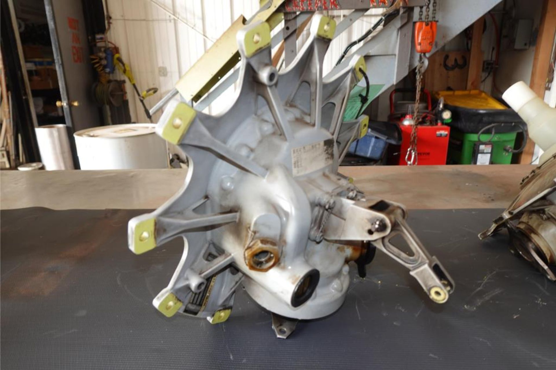 Tail Rotor Gearbox, Serviceable - Image 6 of 9