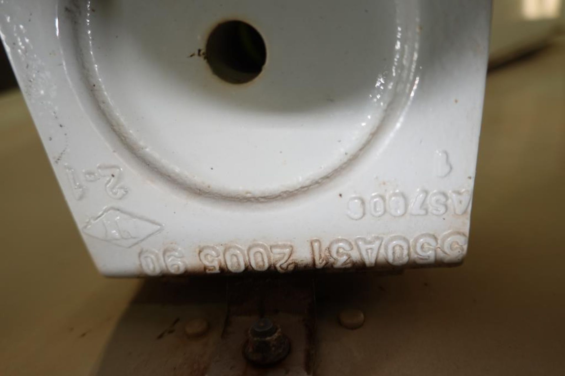 Anti Vibration Assembly - Image 6 of 8