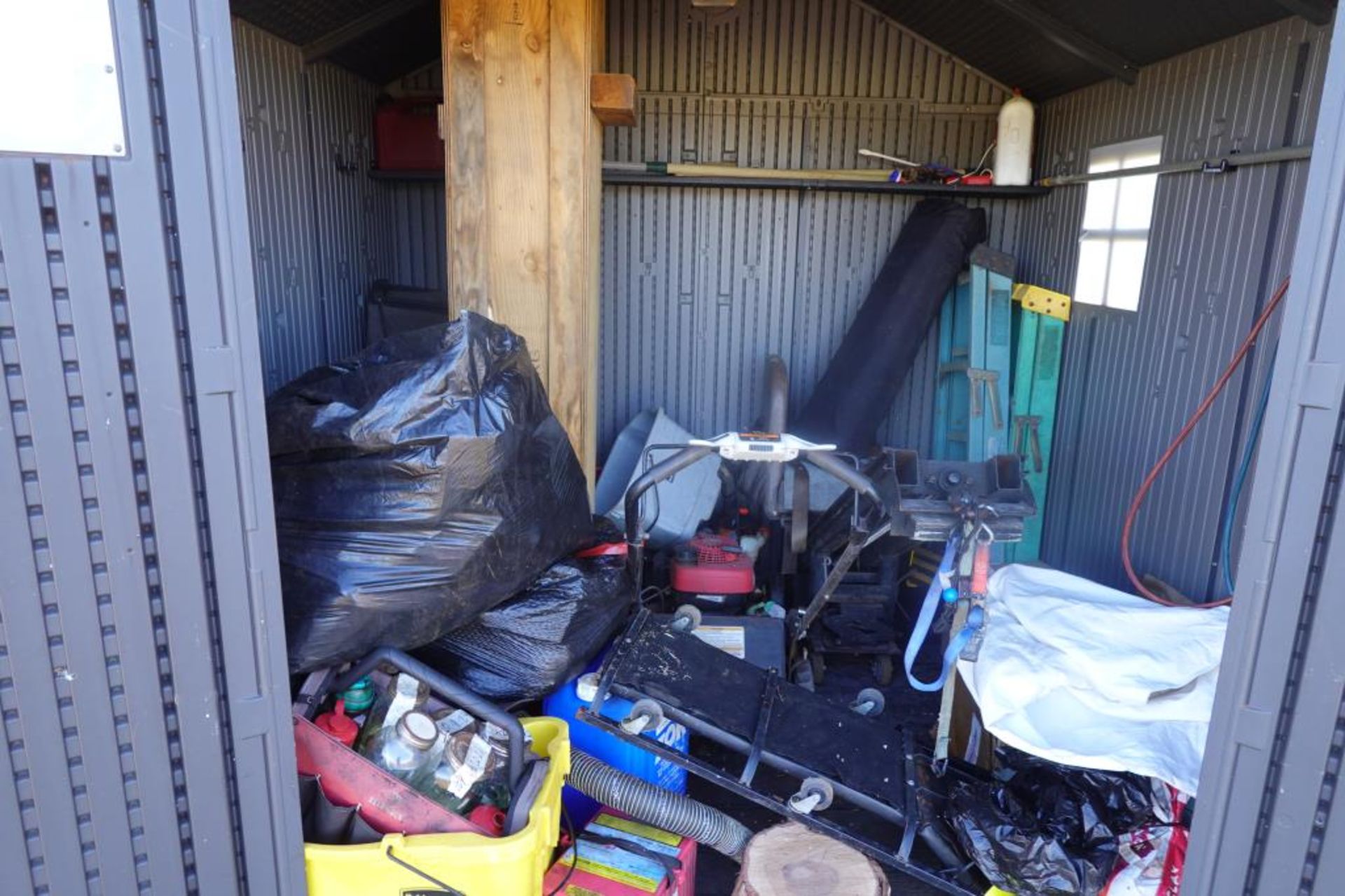 Storage Sheds With Contents - Image 17 of 23