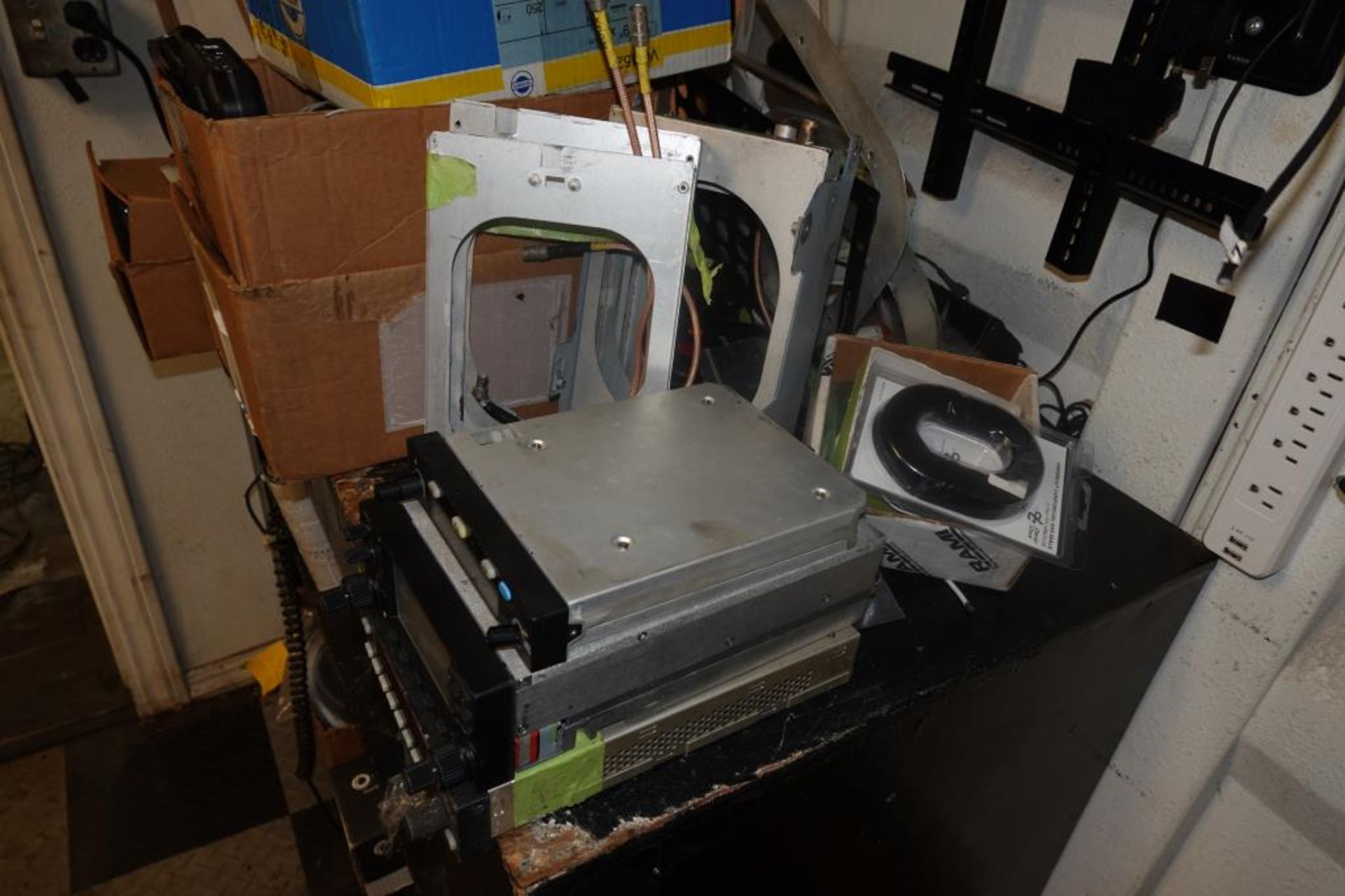 Assorted Aircraft Equipment - Image 3 of 23