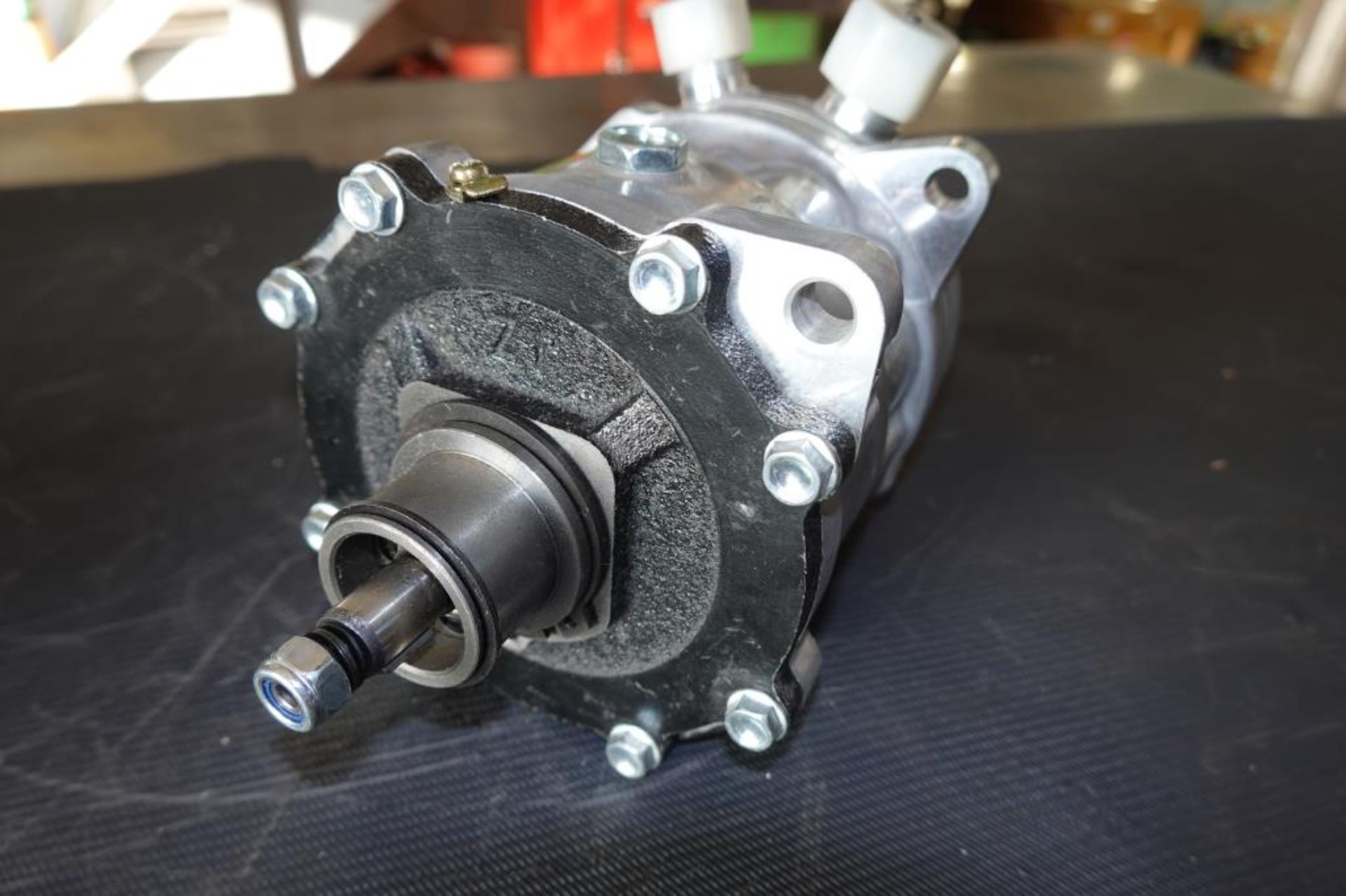 SD-SNA Air Conditioner Compressor - Image 2 of 7