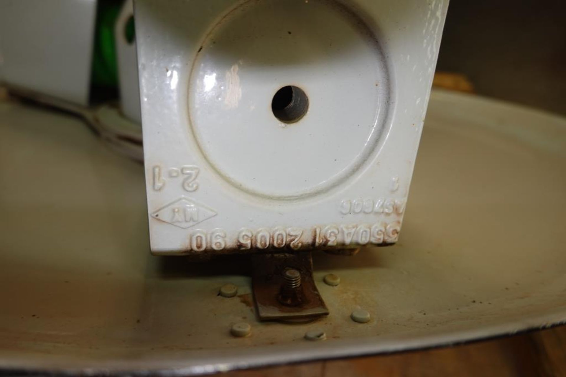 Anti Vibration Assembly - Image 7 of 8