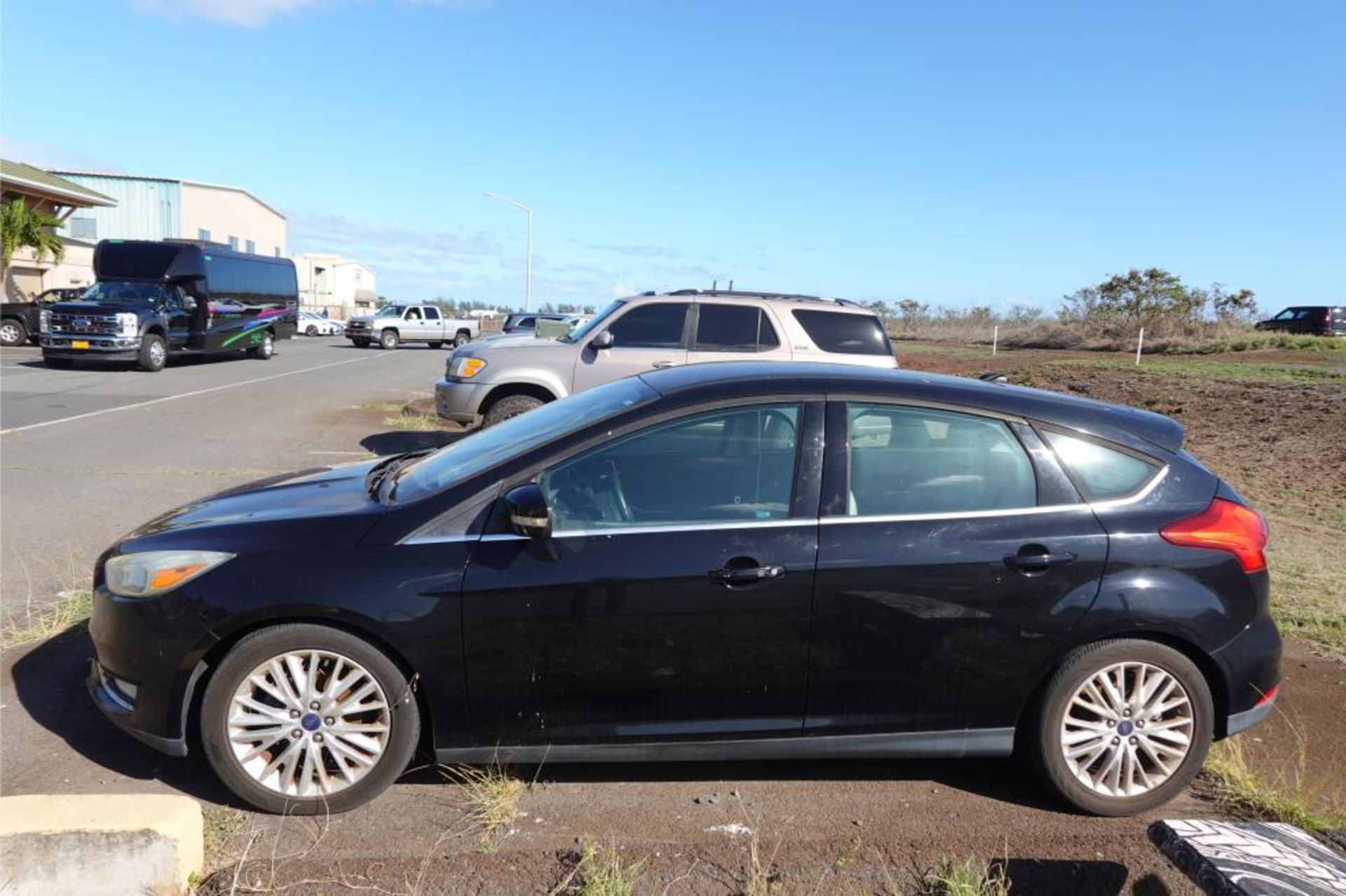 Ford Focus Compact (2016) - Image 2 of 20