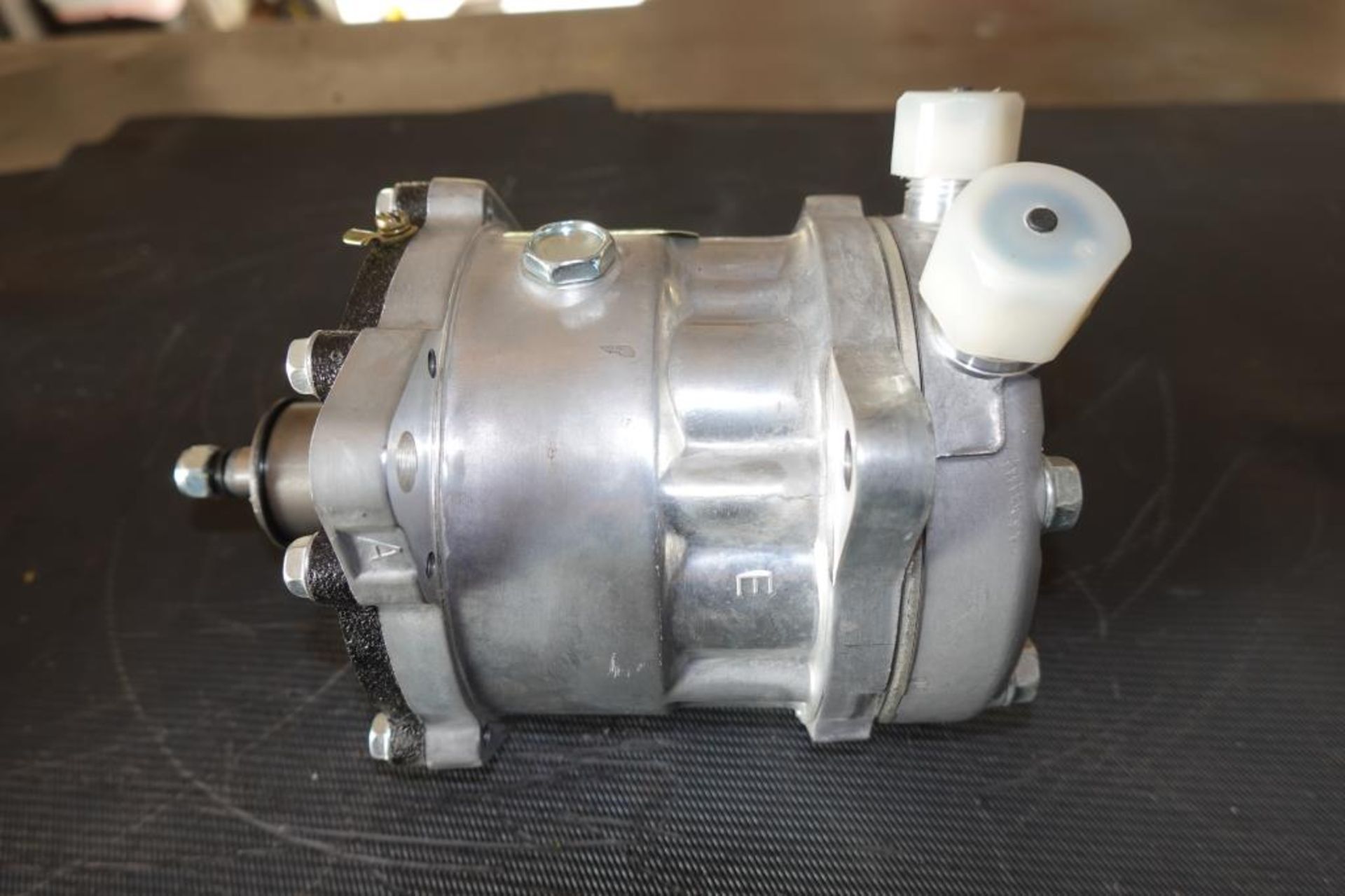 SD-SNA Air Conditioner Compressor - Image 3 of 7