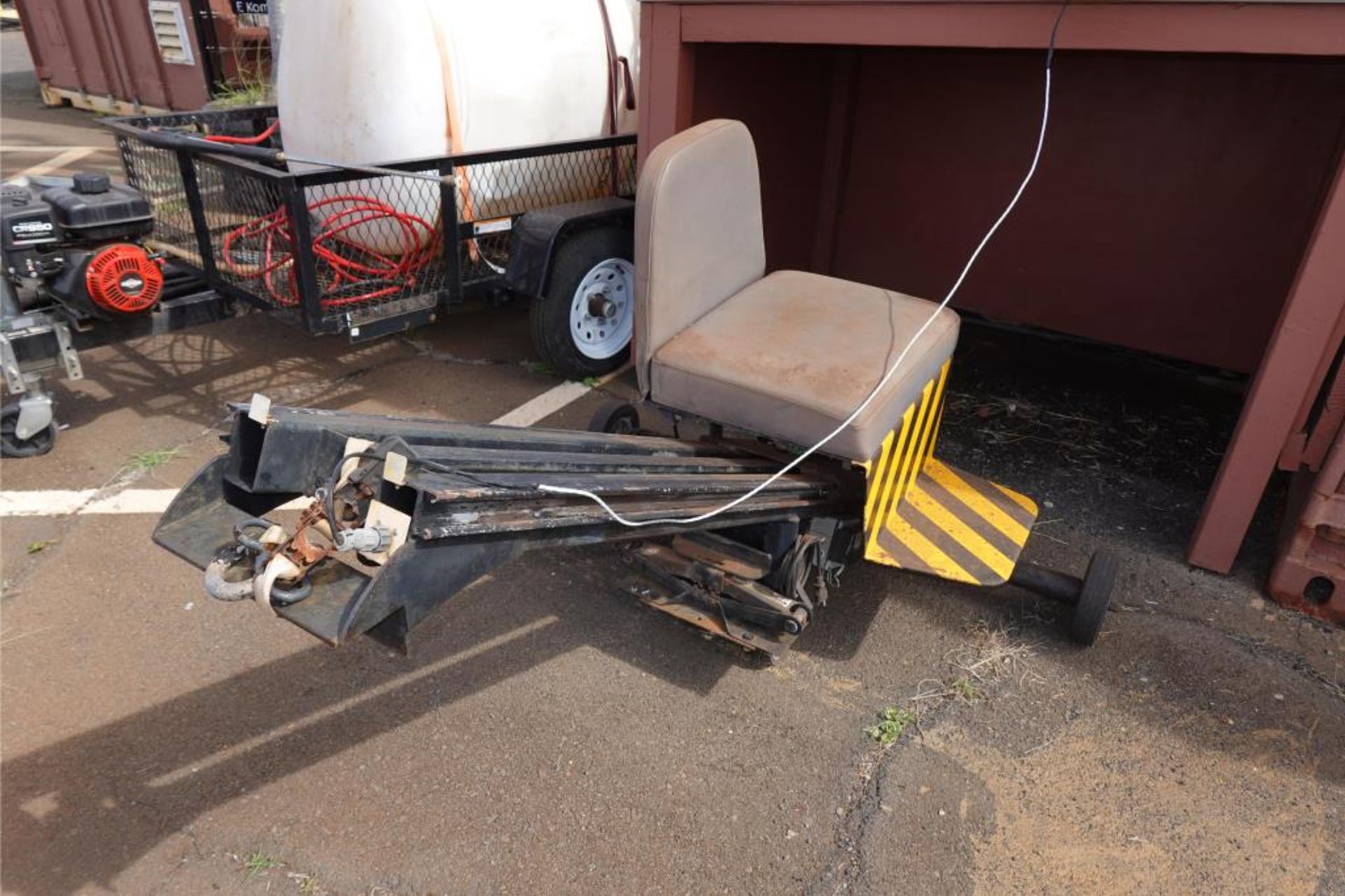 Handicap Wheel Chair Lift - Image 2 of 5