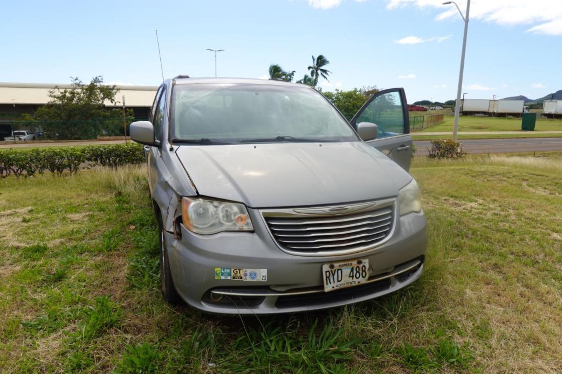 2013 Chrysler Passenger Van - Image 9 of 21