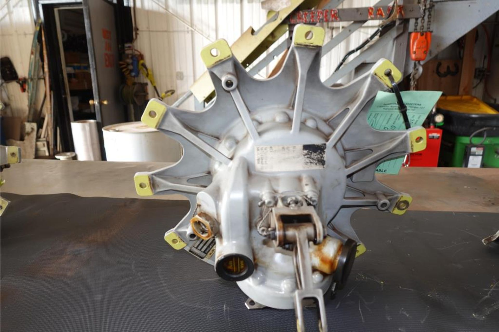 Tail Rotor Gearbox, Serviceable - Image 5 of 9