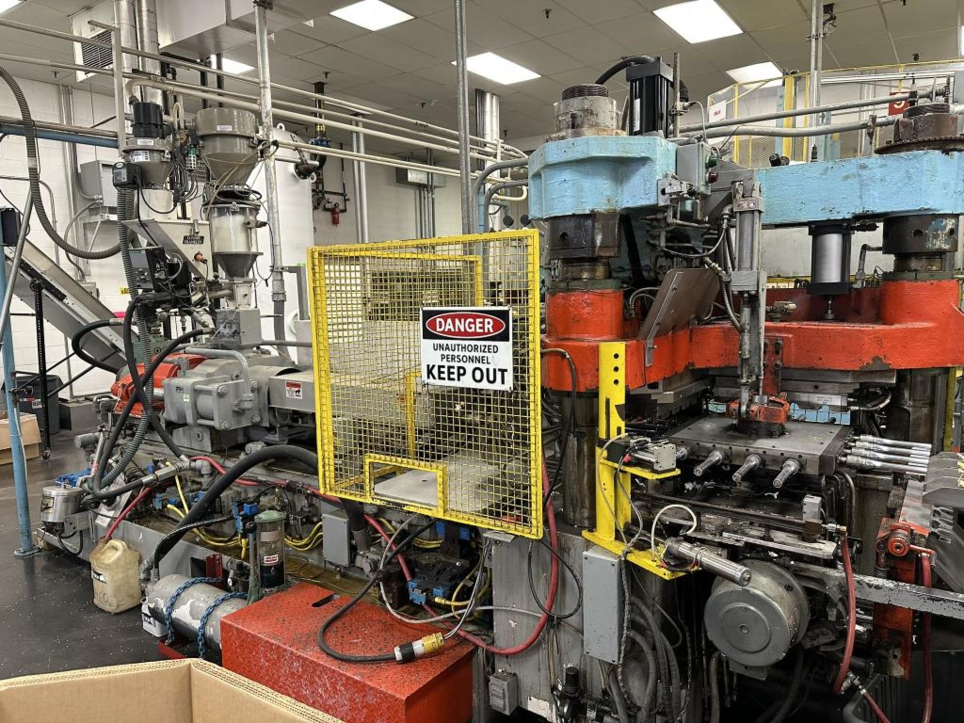 General Wheaton 1050 Injection Blow Molder - Image 2 of 18