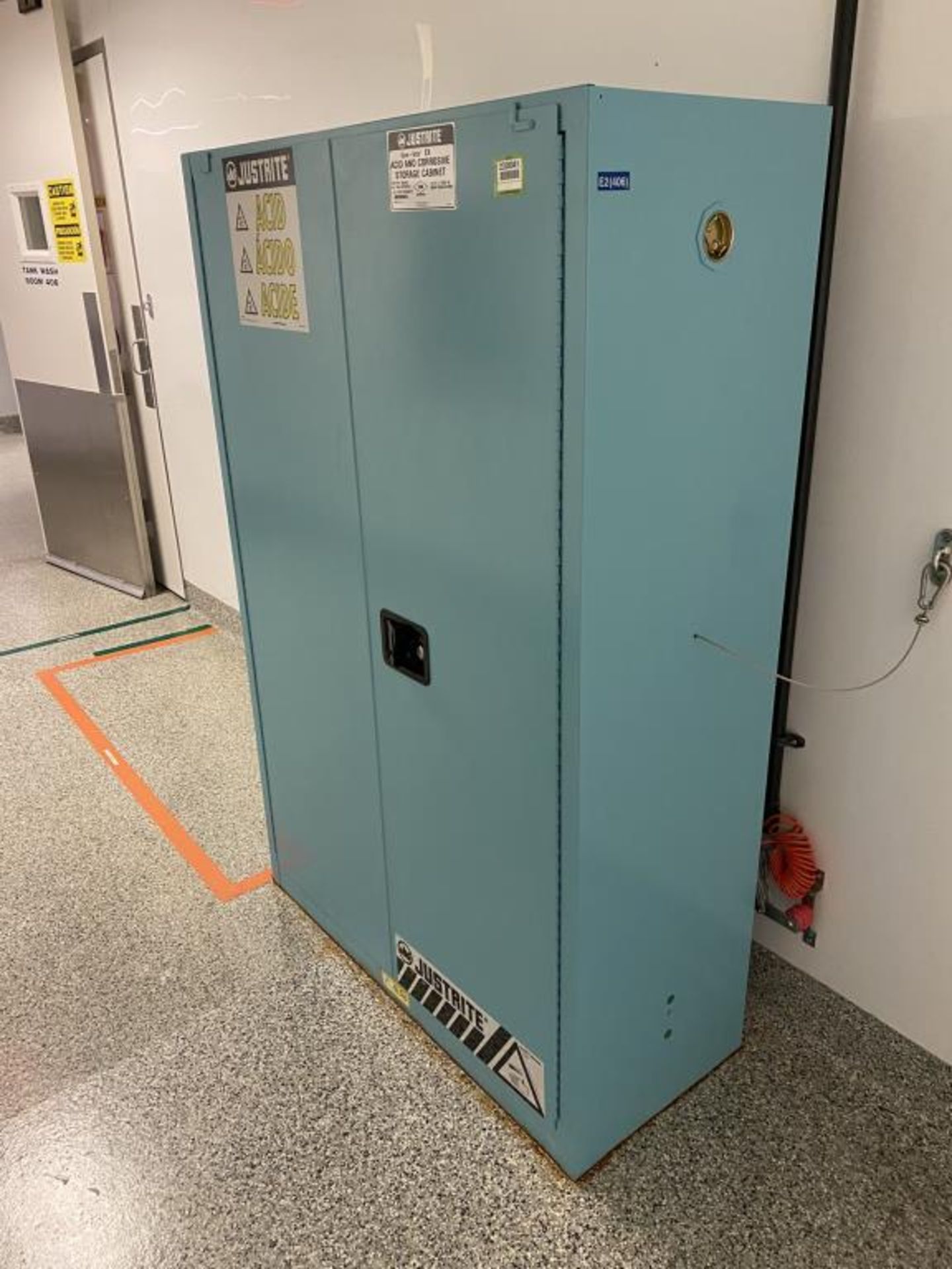 Acid & Corrosive Storage Cabinet - Image 2 of 4