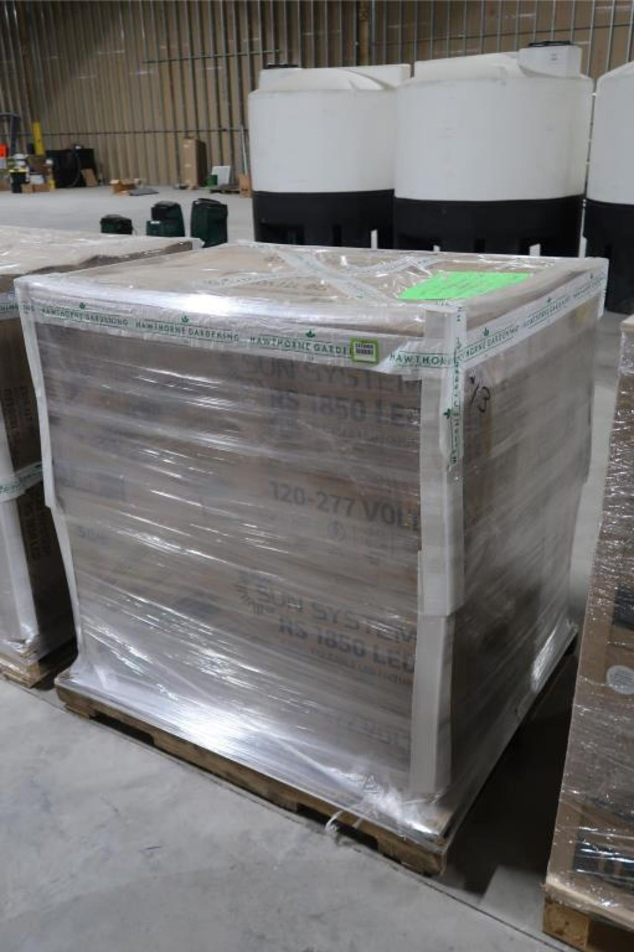6-Rail Foldable LED Fixtures