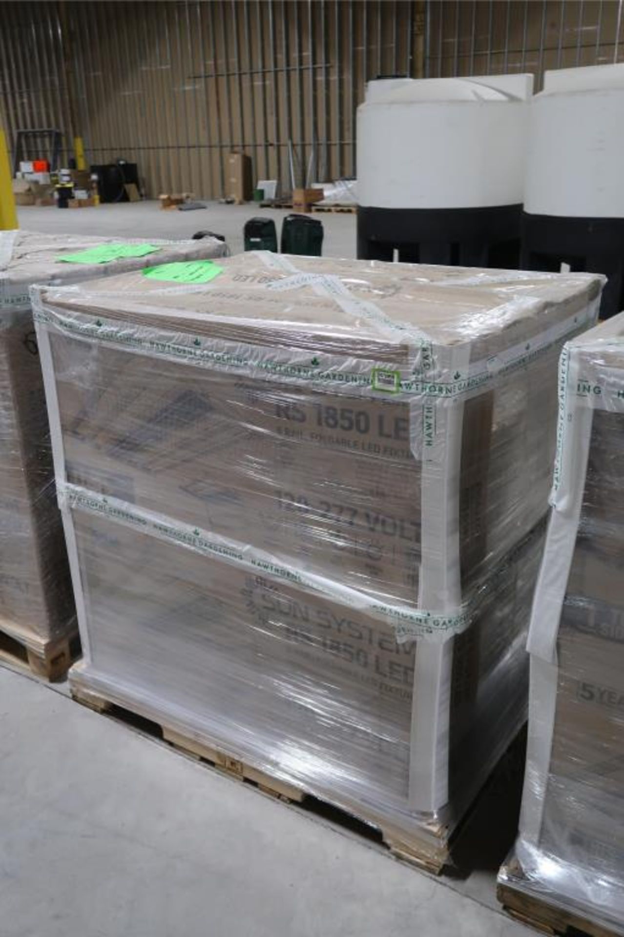 6-Rail Foldable LED Fixtures
