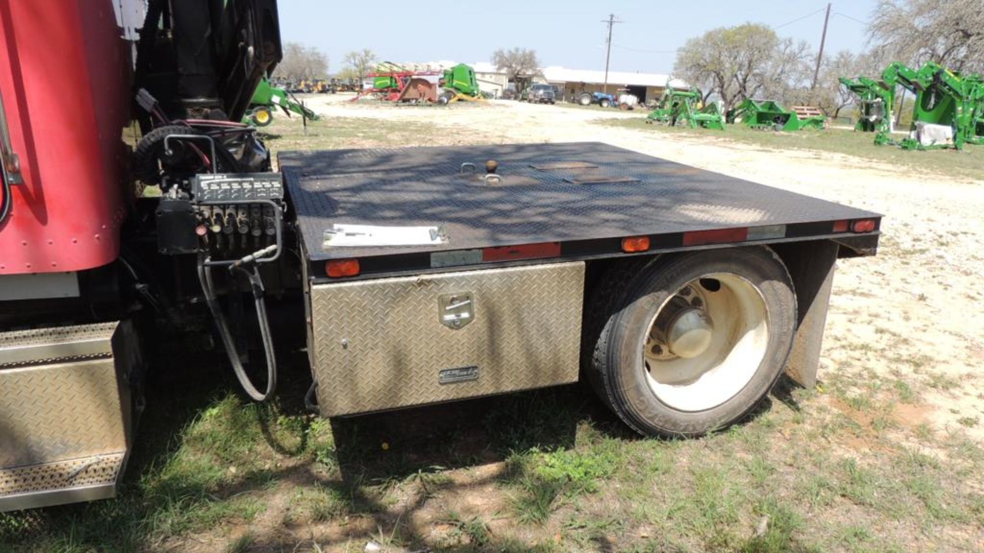 1996 Peterbilt Tractor - Image 8 of 33