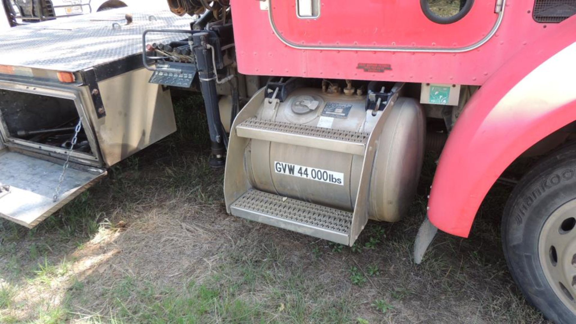 1996 Peterbilt Tractor - Image 3 of 33