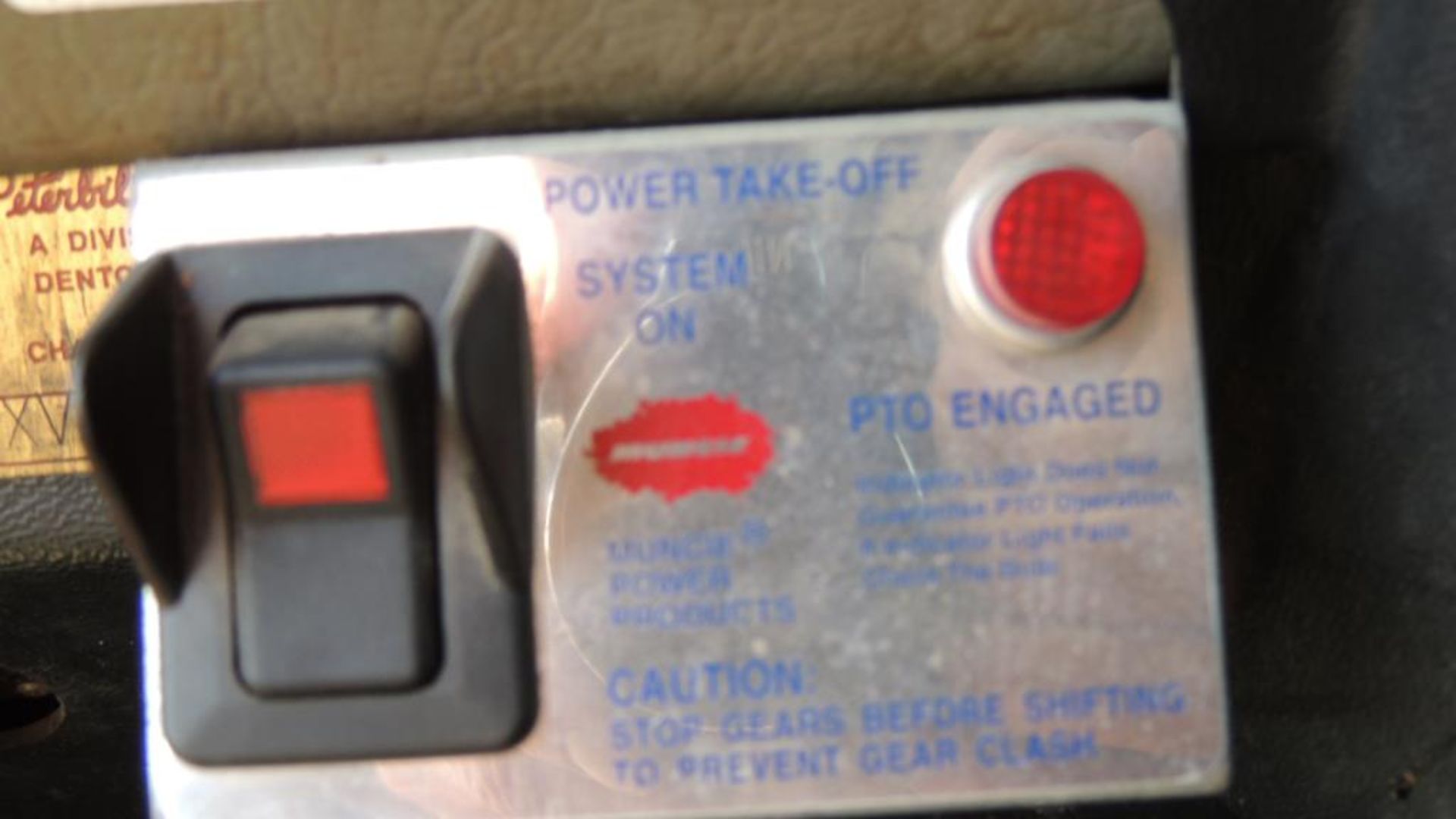 1996 Peterbilt Tractor - Image 31 of 33