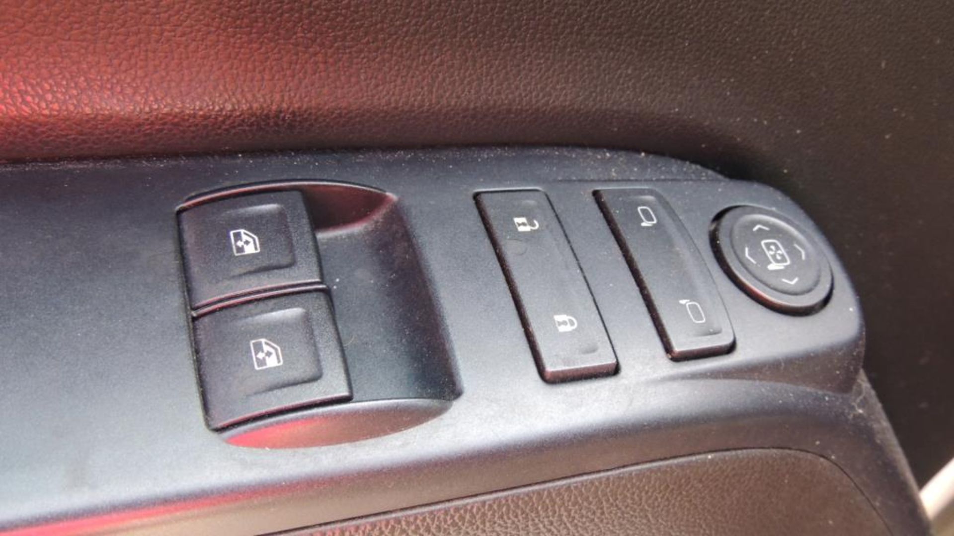 2015 Chevrolet Pickup - Image 15 of 20