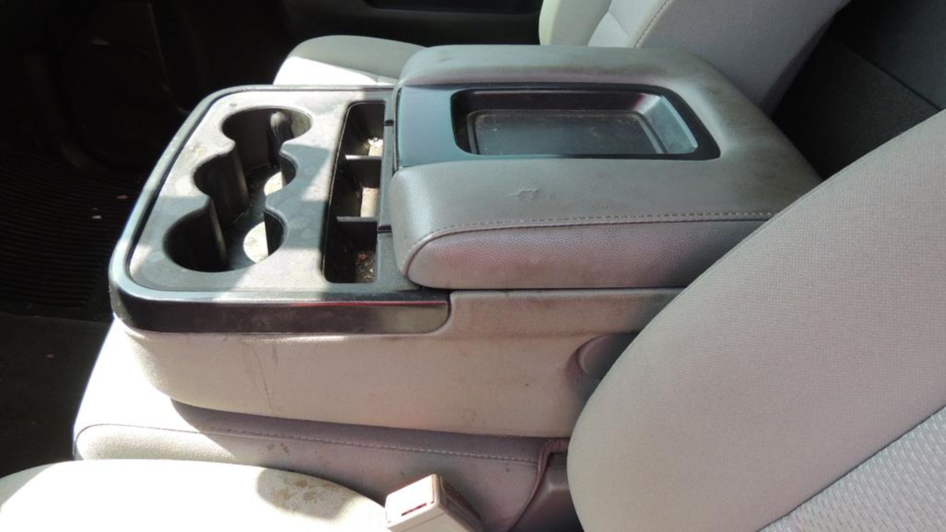 2015 Chevrolet Pickup - Image 9 of 20