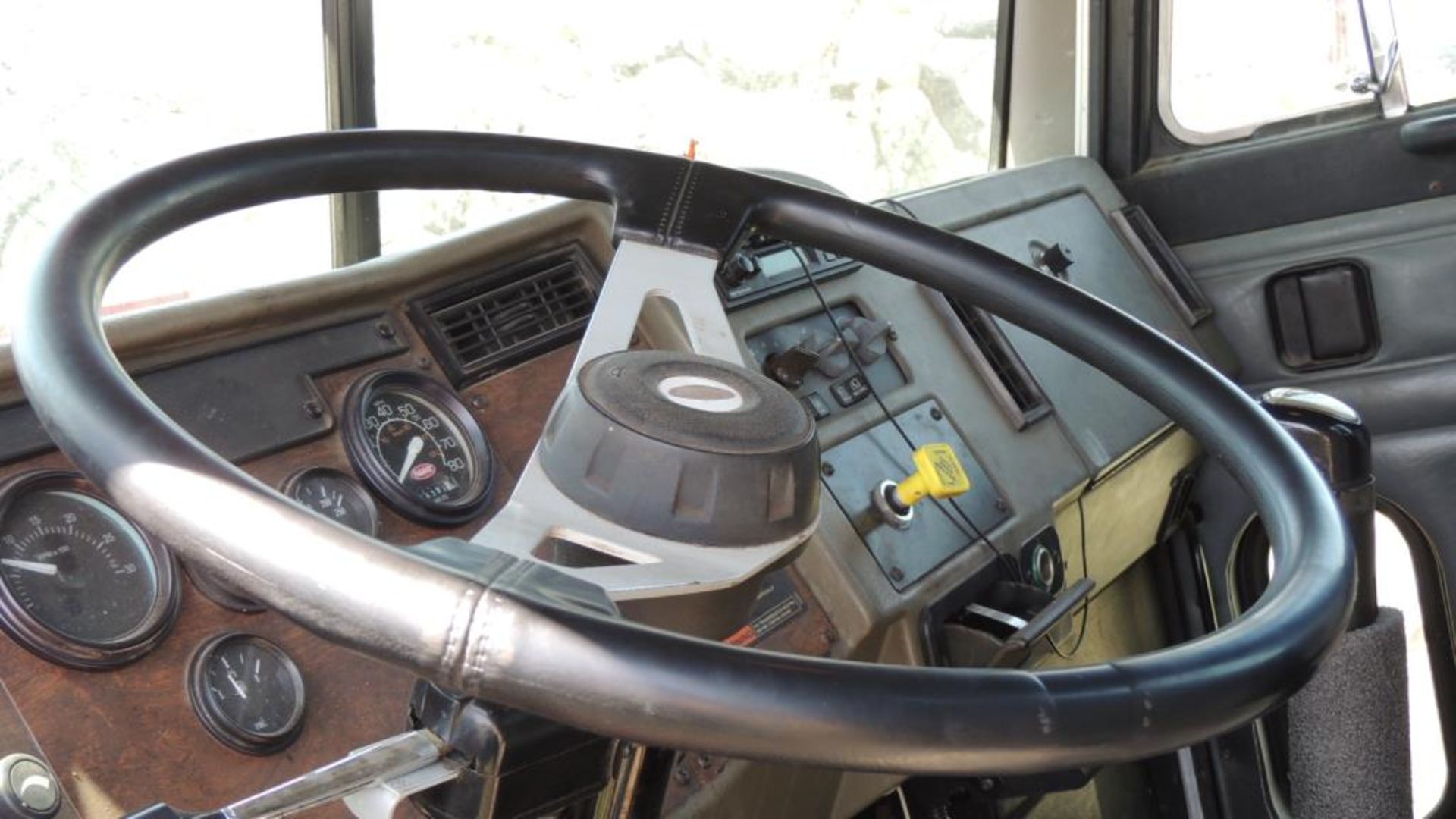 1996 Peterbilt Tractor - Image 33 of 33