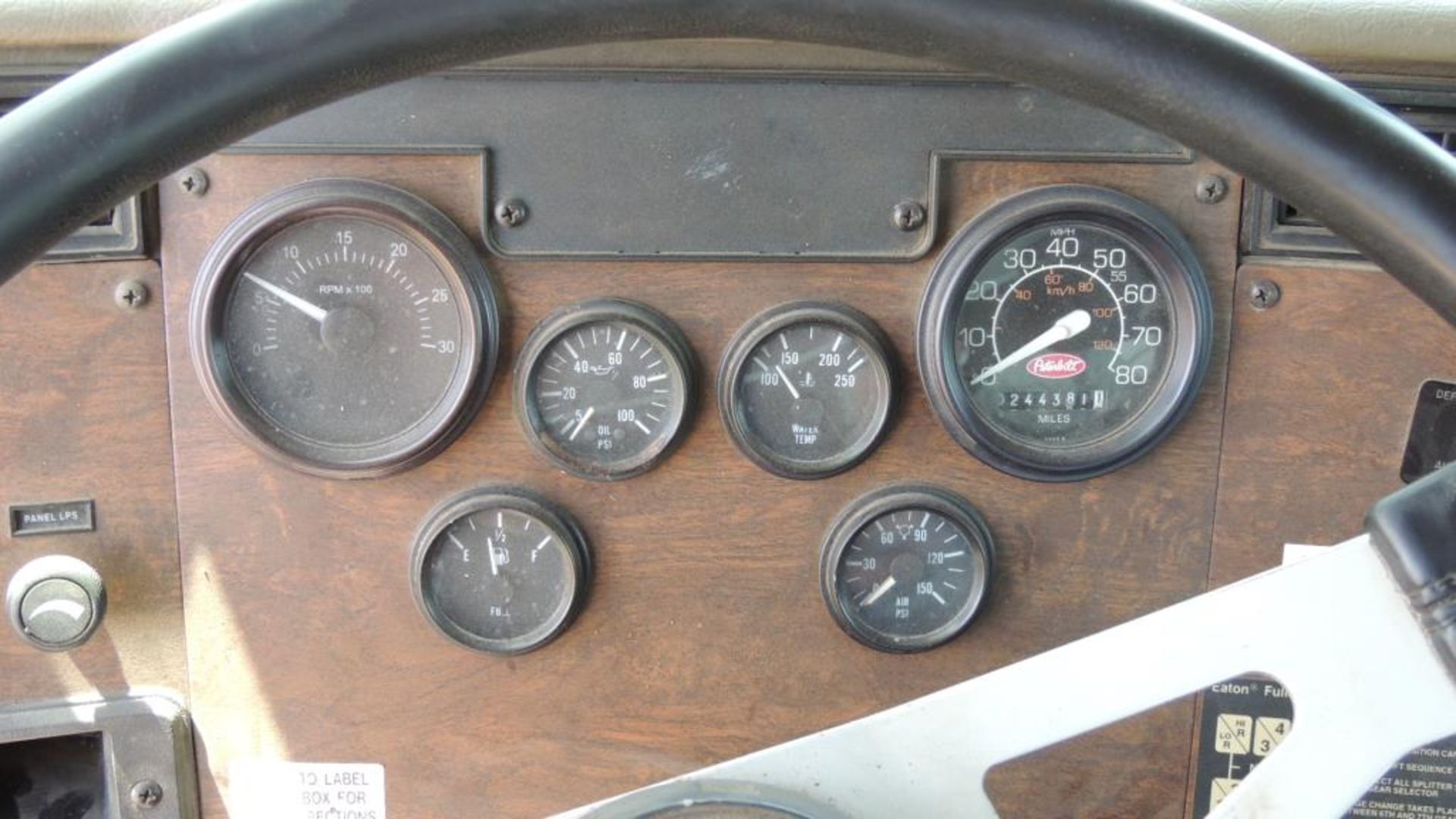 1996 Peterbilt Tractor - Image 26 of 33