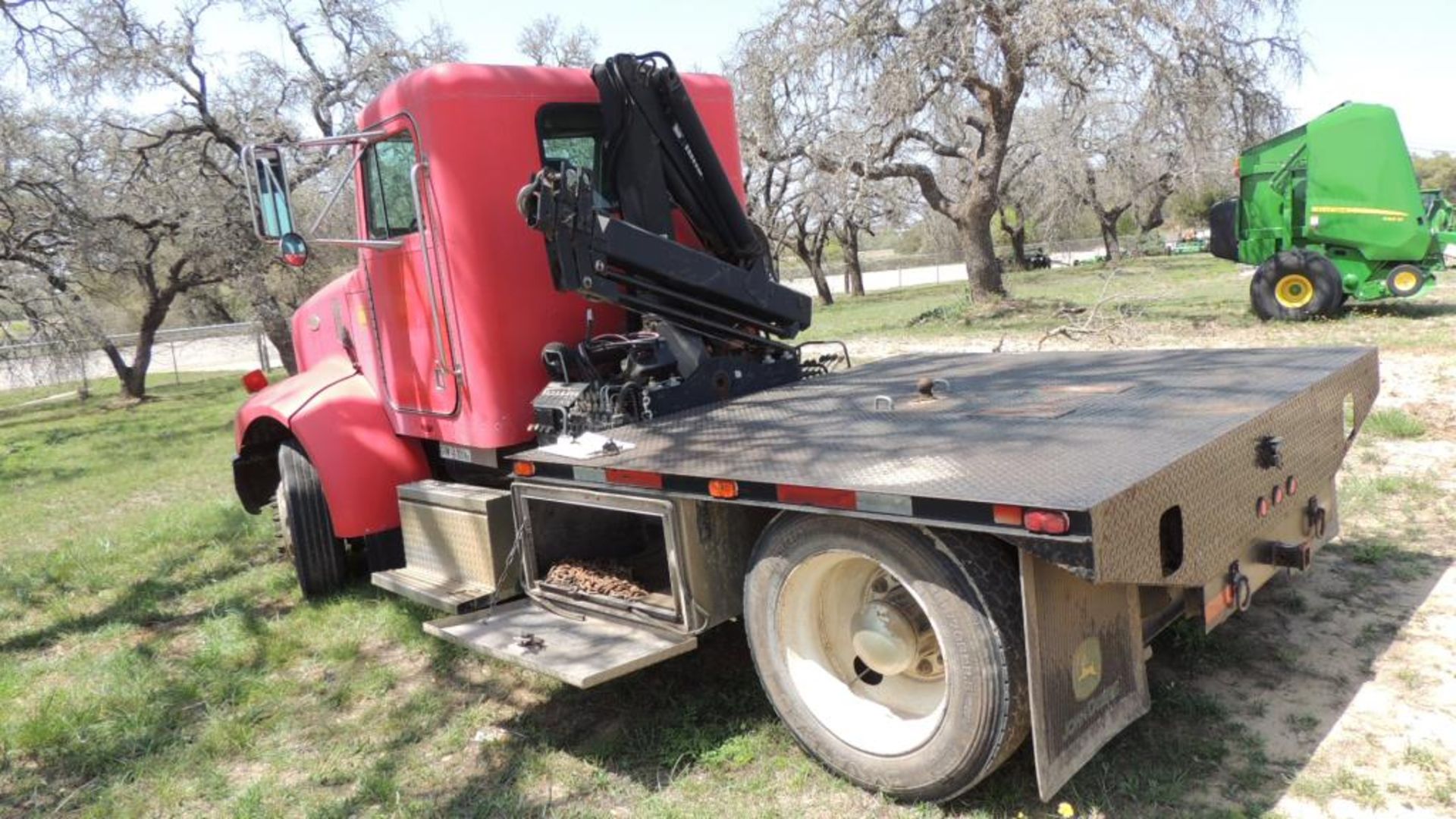 1996 Peterbilt Tractor - Image 7 of 33