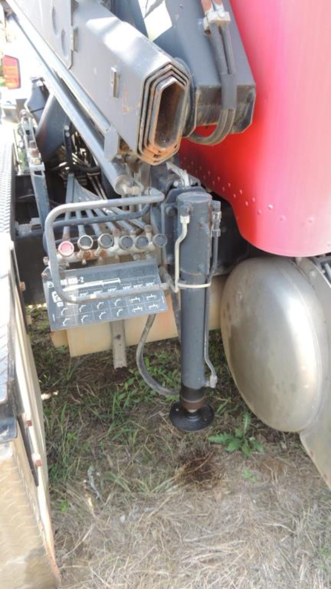 1996 Peterbilt Tractor - Image 13 of 33