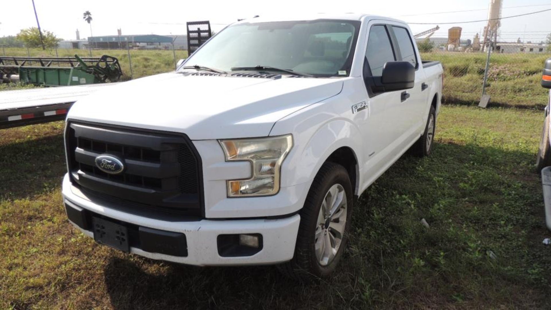 2016 Ford Pickup - Image 2 of 26