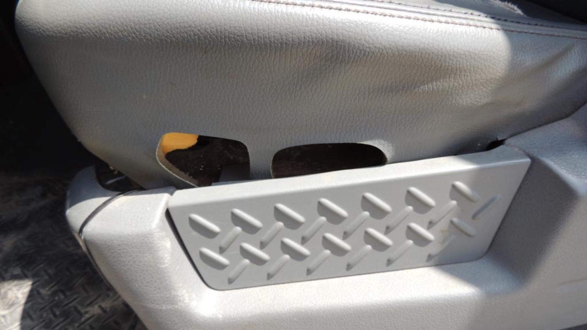 2012 Ford Pickup - Image 10 of 24