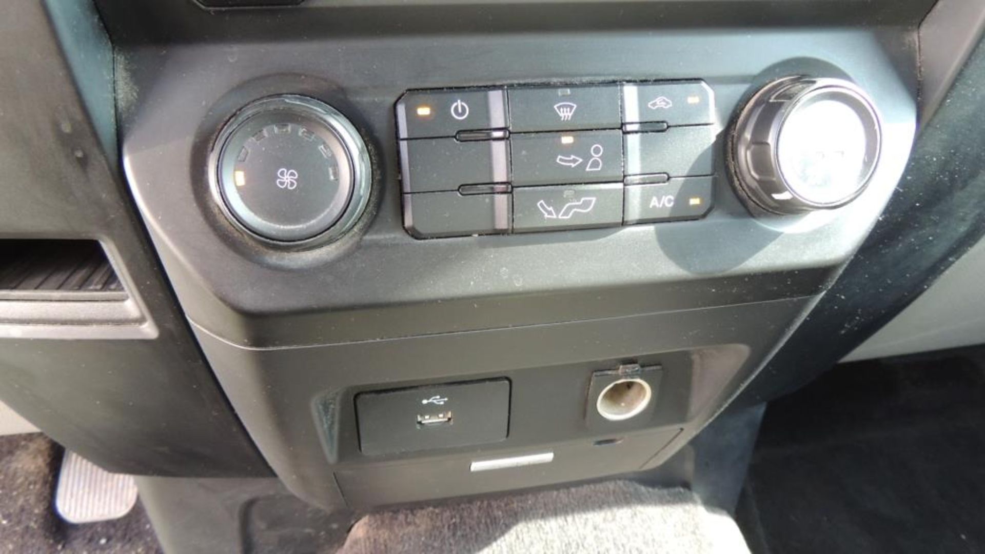 2016 Ford Pickup - Image 14 of 26