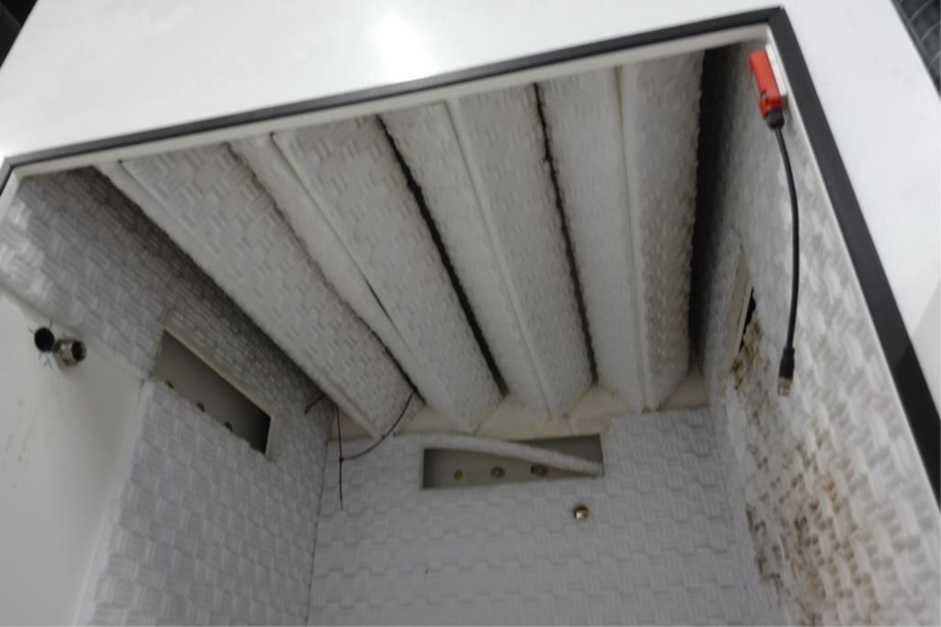 Small Blast Safety Chamber - Image 4 of 4