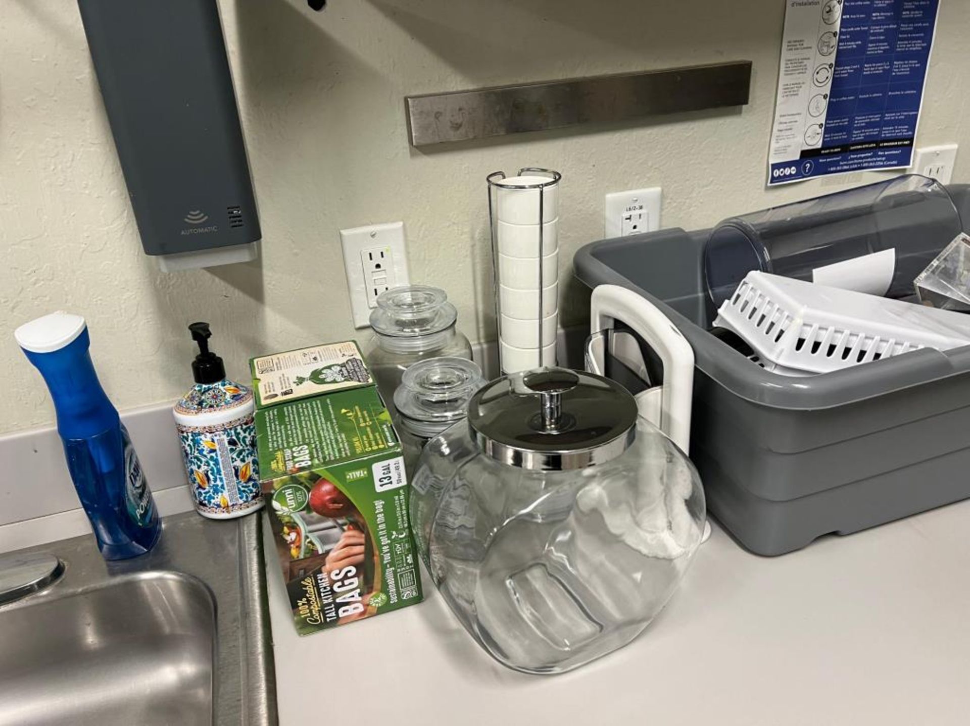 Kitchen Appliances - Image 3 of 8