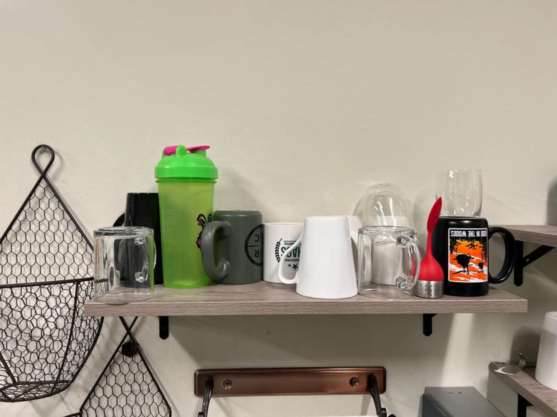 Kitchen Appliances - Image 2 of 8