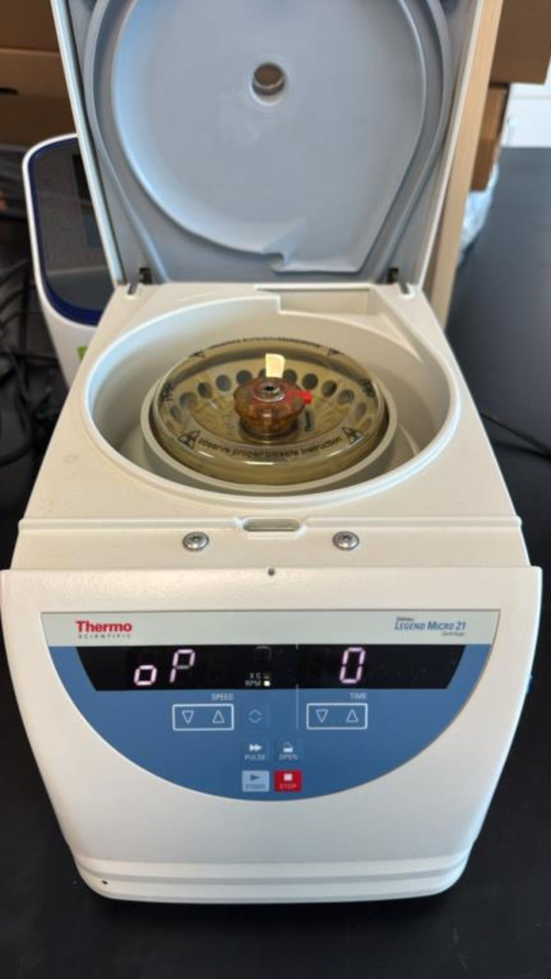 Thermo Scientific Centrifuge - Image 2 of 4