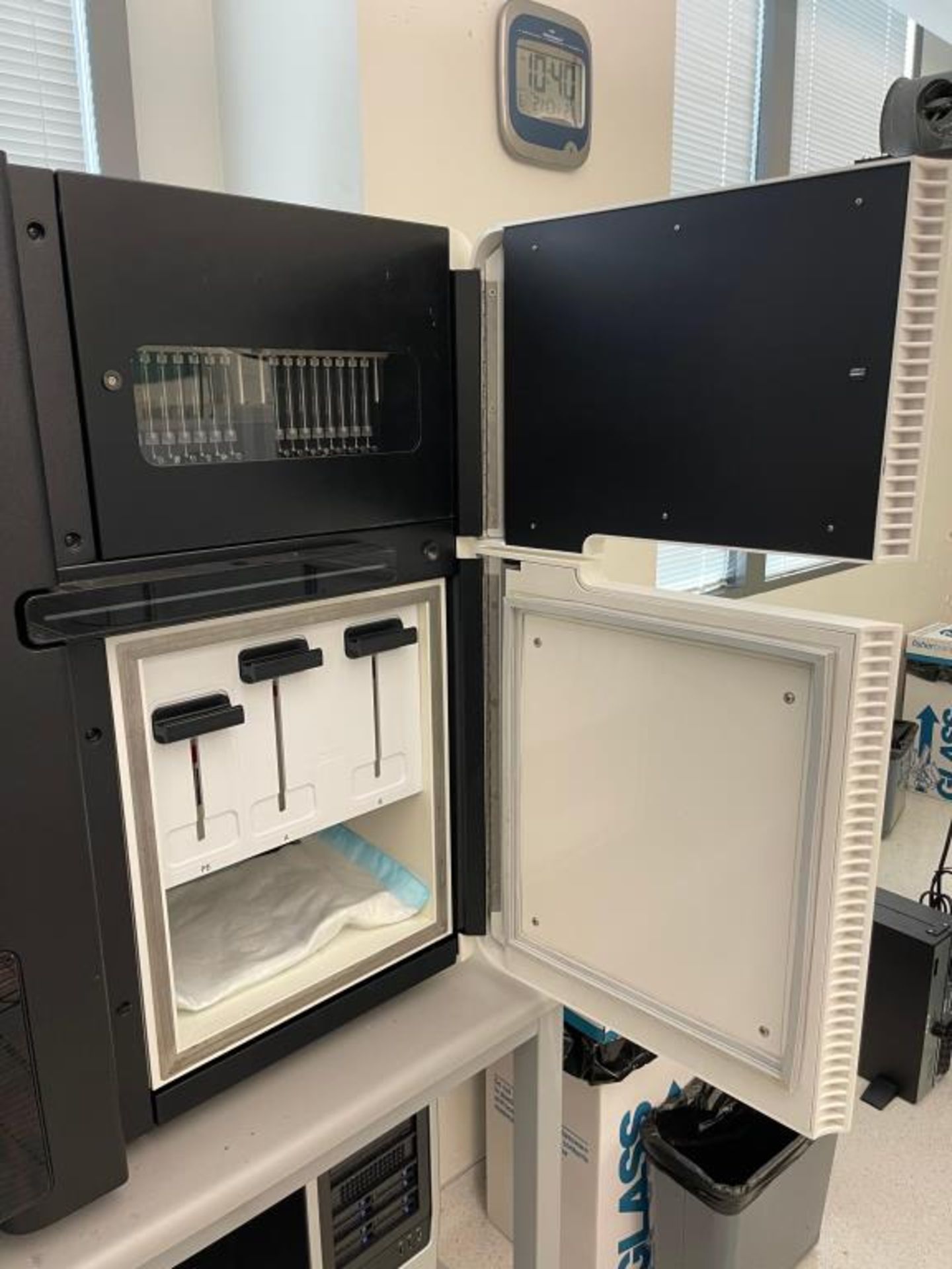 Illumina HiSeq 2000 System - Image 5 of 6