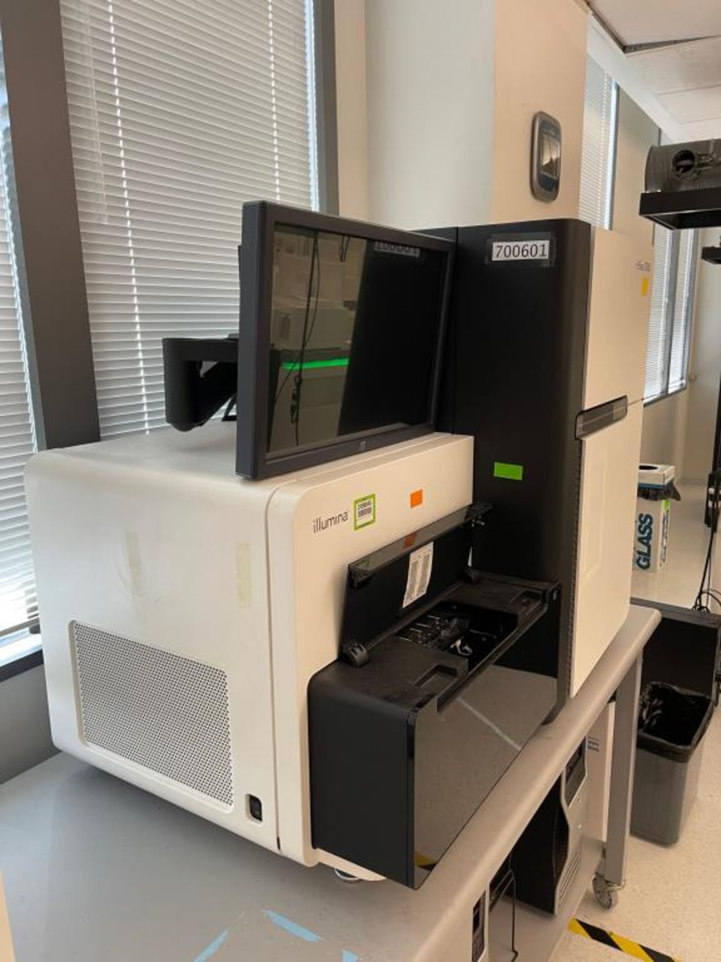 Illumina HiSeq 2000 System - Image 2 of 6
