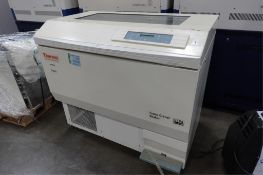 Thermo Electron 435 Incubator Shaker