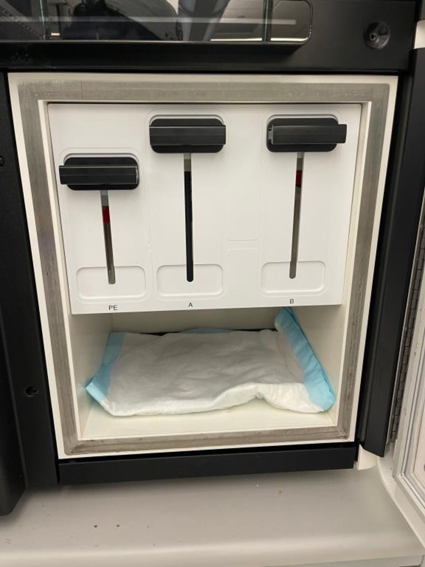 Illumina HiSeq 2000 System - Image 6 of 6