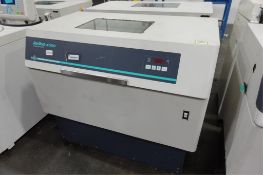New Brunswick 4300 Incubator Shaker