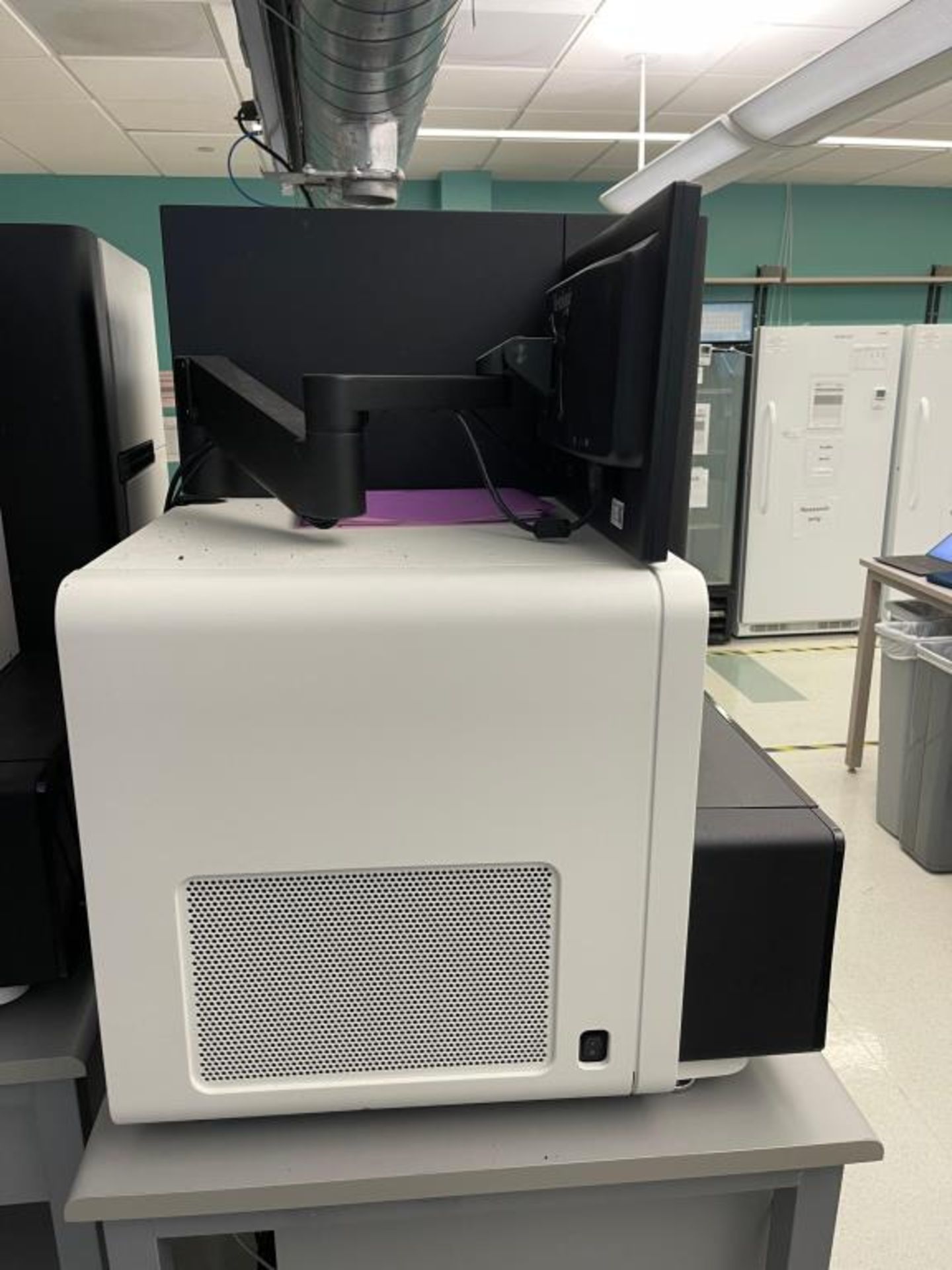 Illumina HiSeq 2000 System - Image 6 of 7