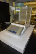 Mettler Toledo Analytical Balance, 410g Max