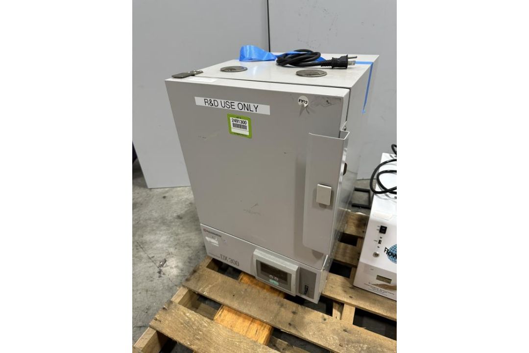 Yamato DX300 Drying Oven - Image 2 of 5