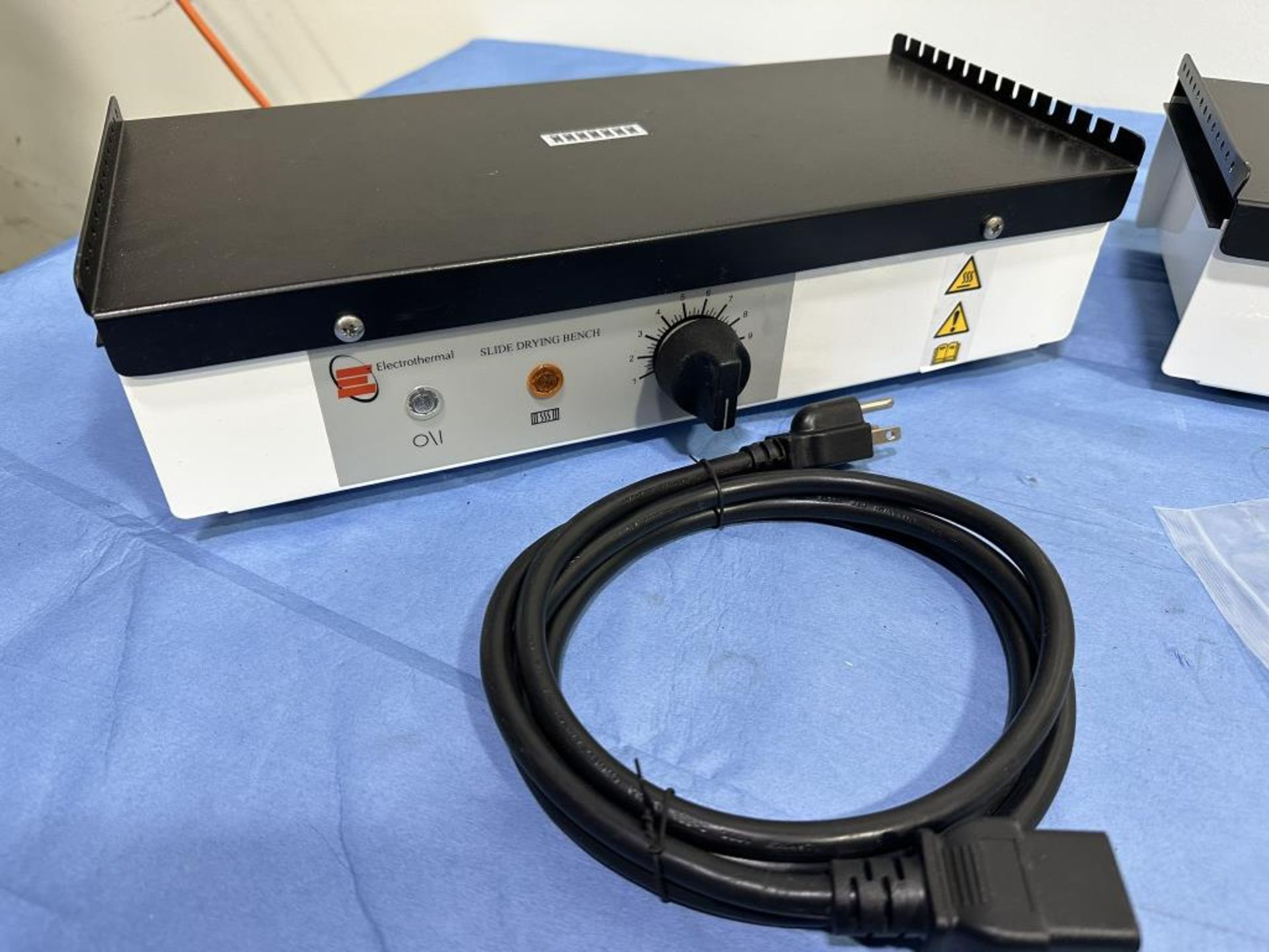 Electrothermal Slide Drying Benches - Image 2 of 5
