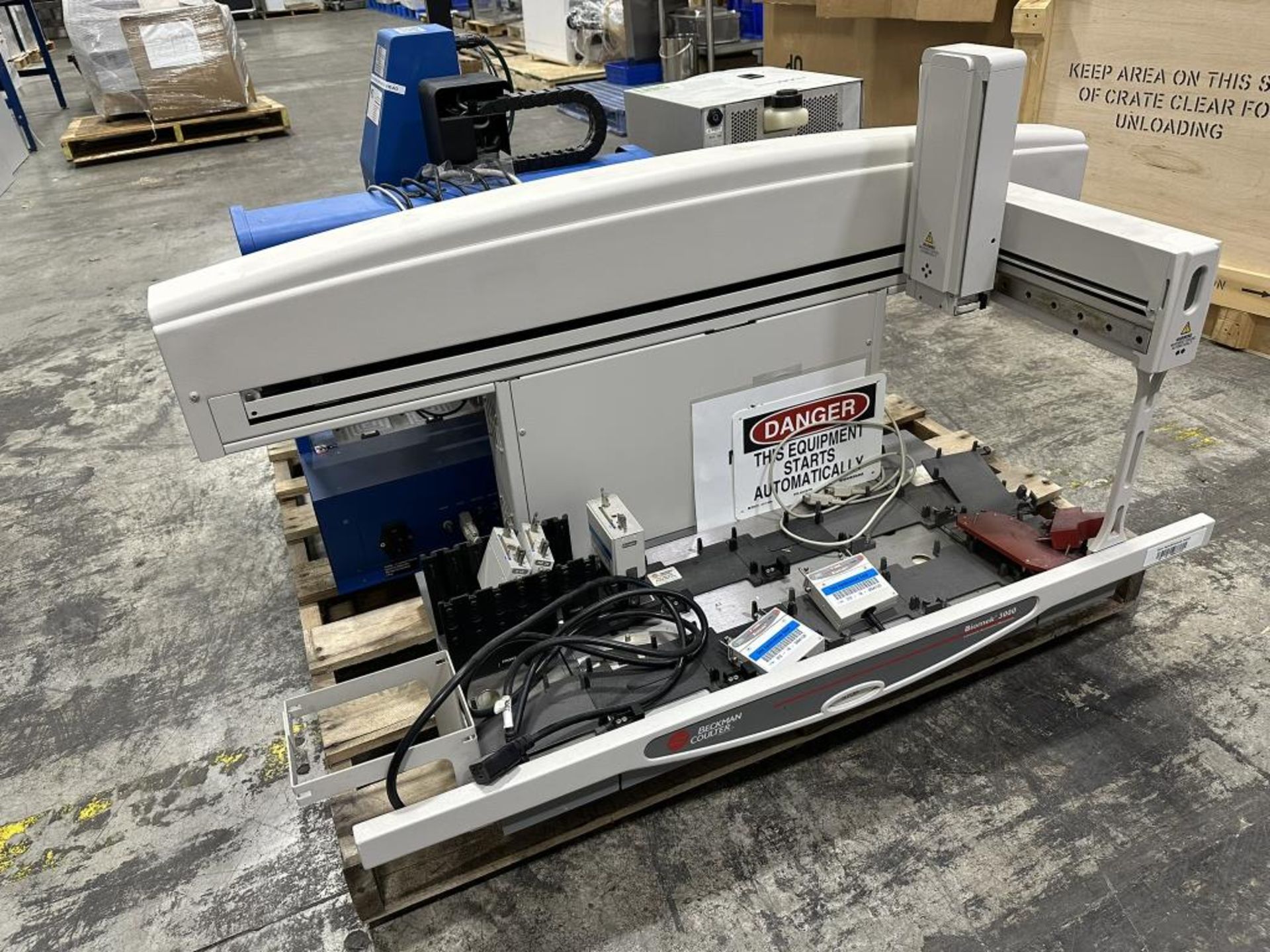 Beckman Biomek 3000 Workstation - Image 2 of 6