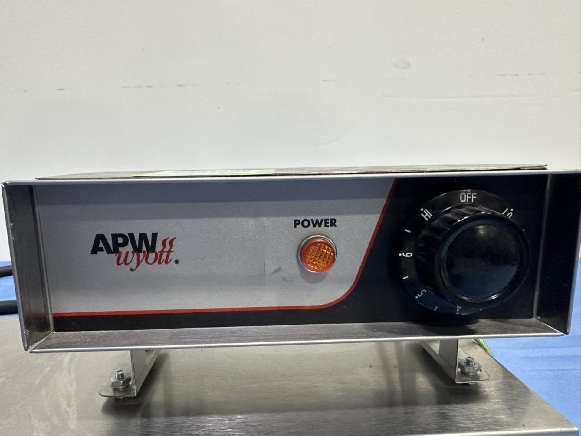 APW Wyott Overhead Heat Strip - Image 3 of 4