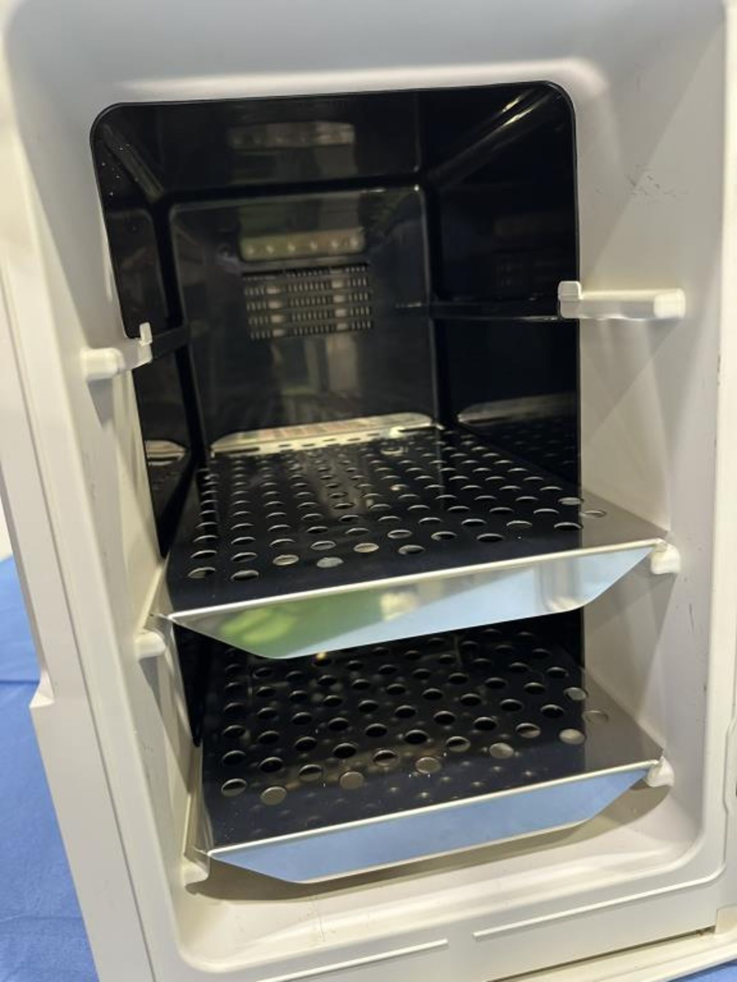 Thermo Heratherm IMC 18 Incubators - Image 4 of 8
