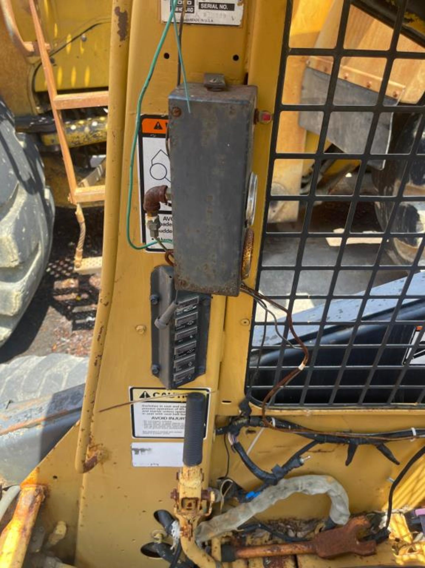 New Holland L553 Skidsteer - Image 10 of 13