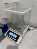 US Solid USS-DBS81-310G Electronic Balance