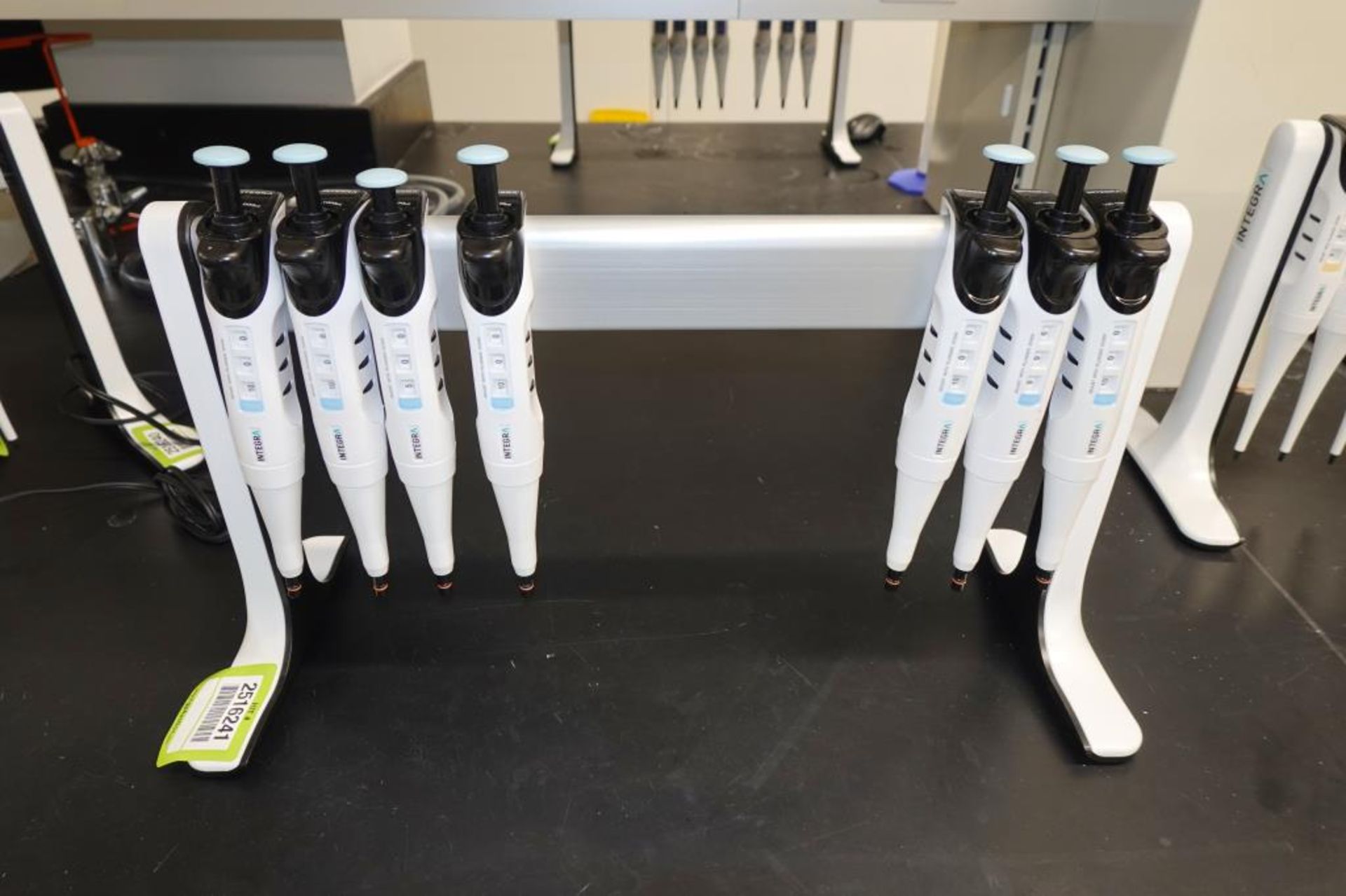 Integra Single Channel Pipettes - Image 5 of 5
