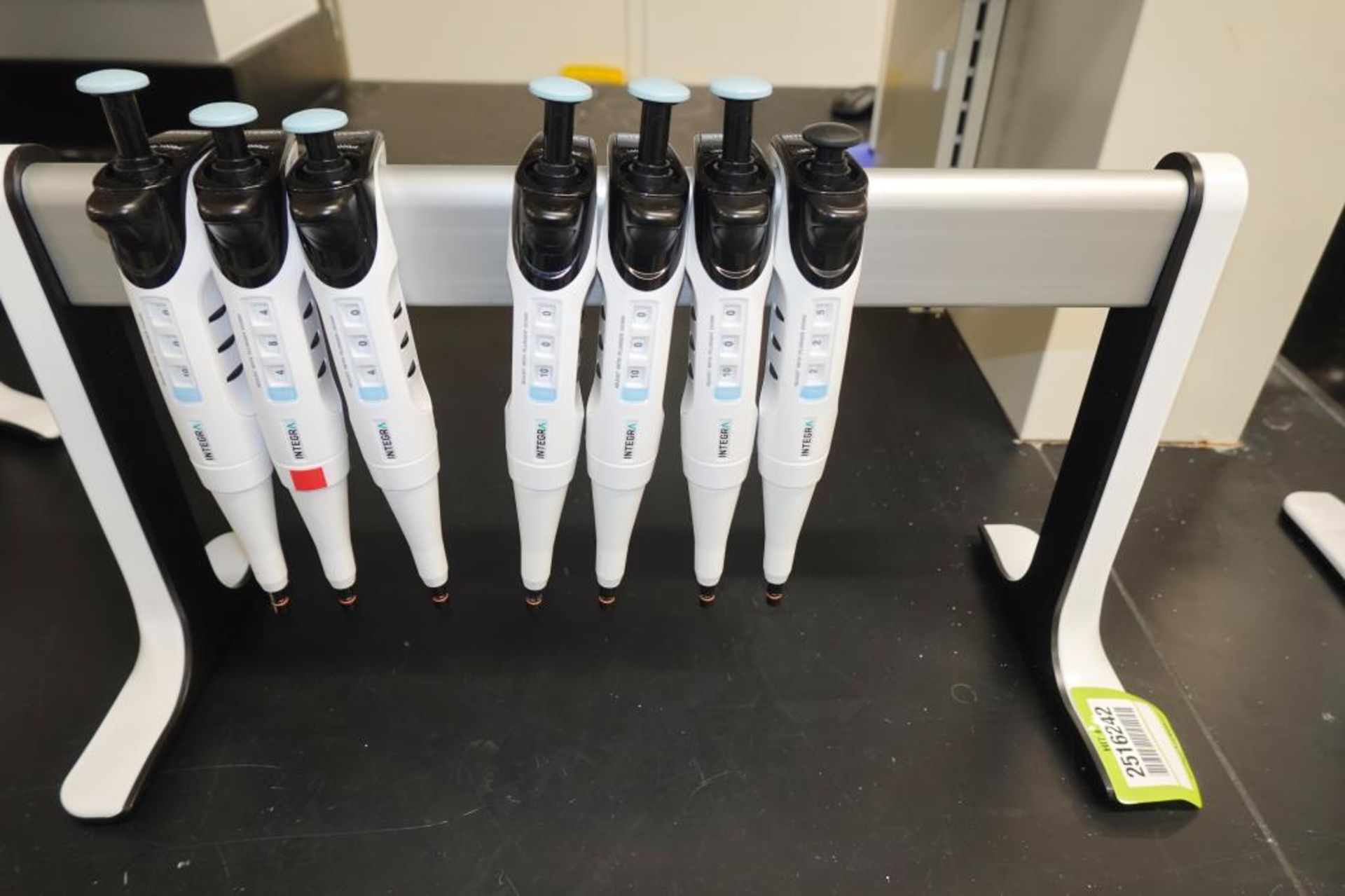 Integra Single Channel Pipettes - Image 6 of 6